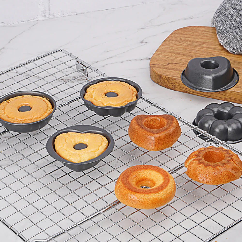 4Pcs Carbon Steel Mini Cake Pan Non-Stick Cupcake Liners Reusable Muffin Pan Pumpkin Shape Party DIY Decoration Baking Tools